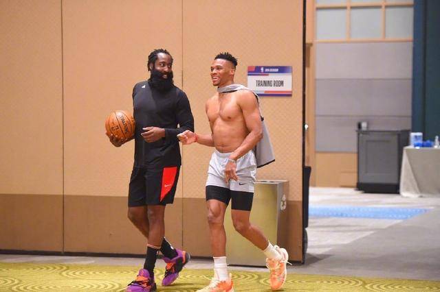 参赛选手应 参赛选手应