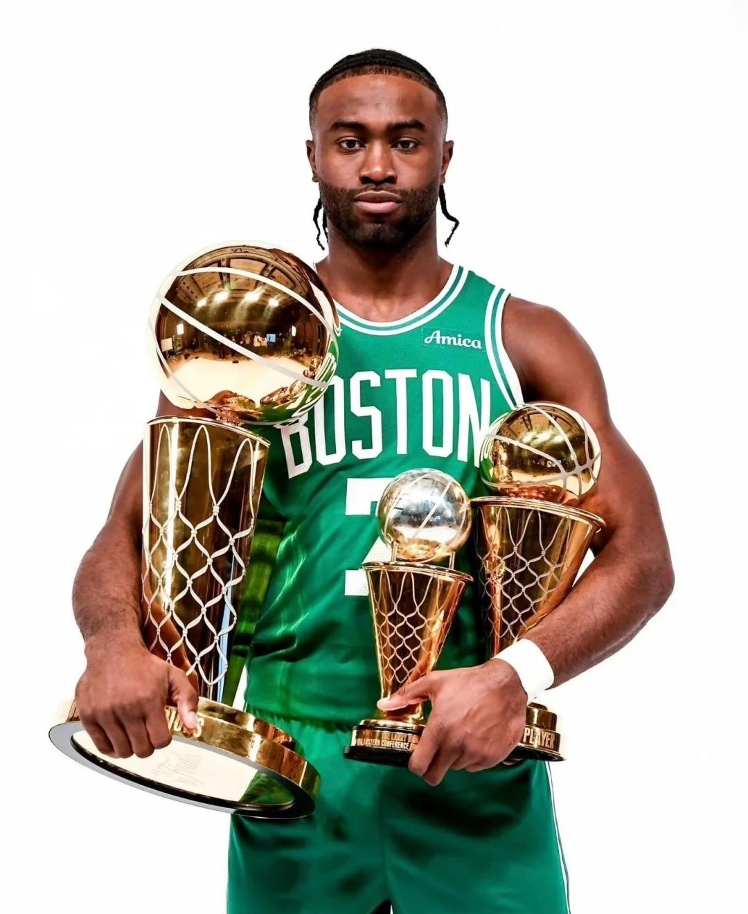 拉基蒂奇：梅西是一个沉默的领袖，他是可以改变比赛的人